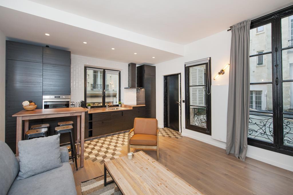 פריז Pick A Flat'S Apartment In Le Marais - Rue Sainte Croix De La Bretonnerie מראה חיצוני תמונה